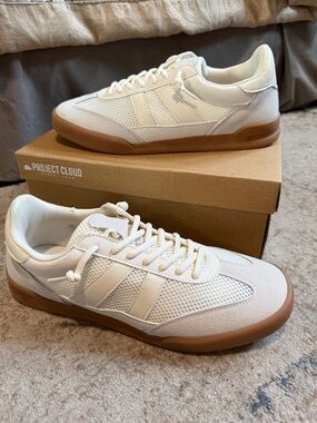 Project Cloud White Trainers with Gum Sole - Womens